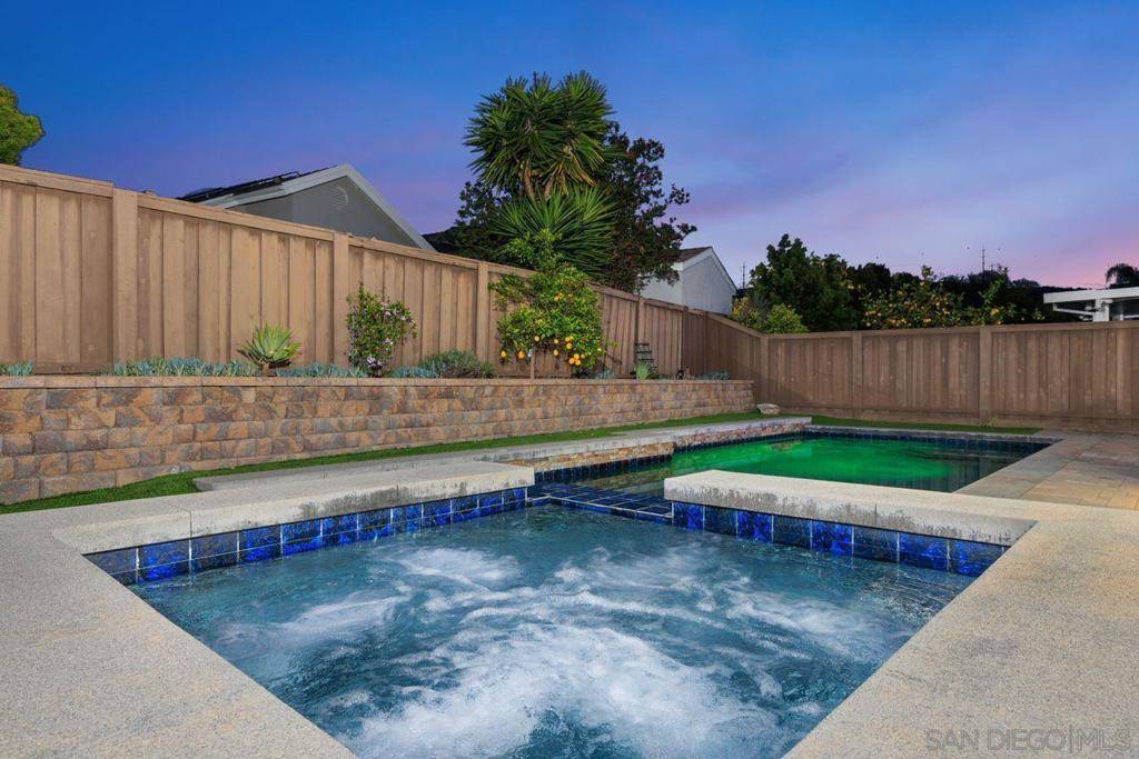 San Diego, CA 92130,3975 San Gregorio Way