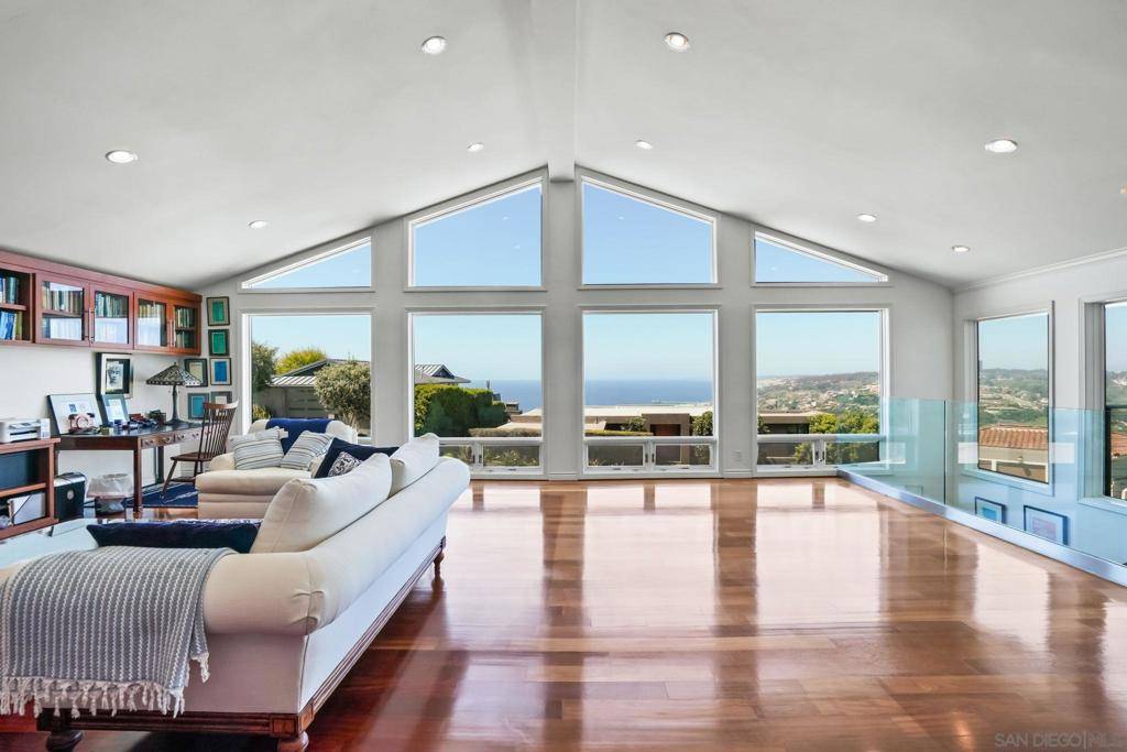 La Jolla, CA 92037,2541 Via Viesta