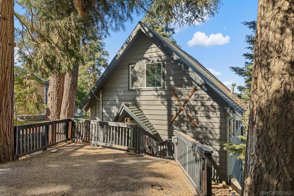 Lake Arrowhead, CA 92352,720 Buckingham Sq