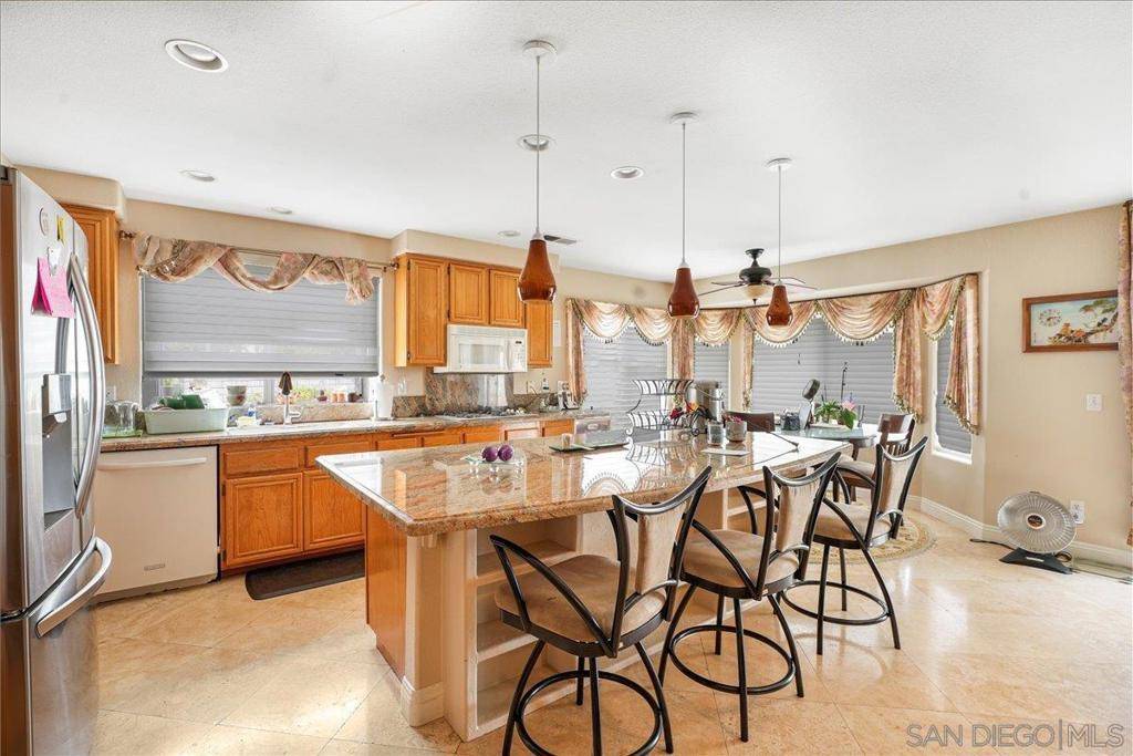 Oceanside, CA 92056,5002 Suncrest Ct