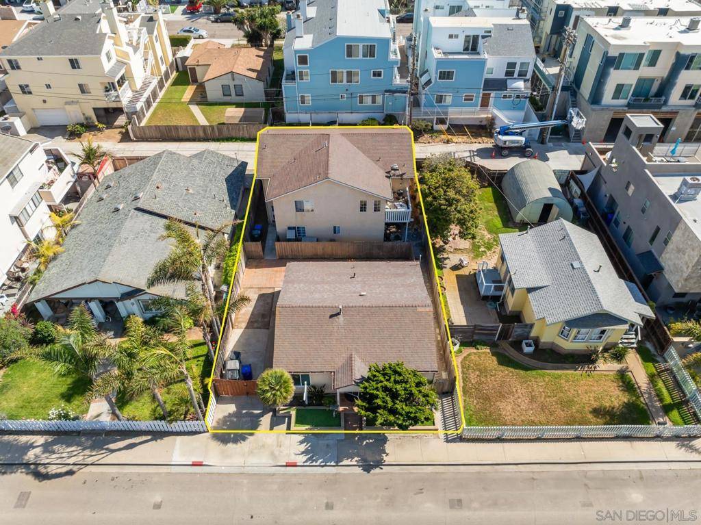Imperial Beach, CA 91932,135 137 Elm Ave
