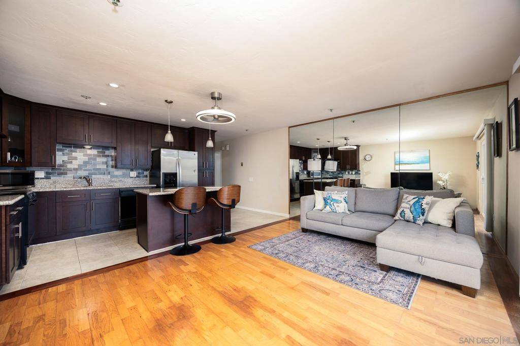 San Diego, CA 92107,4878 Pescadero Ave #103
