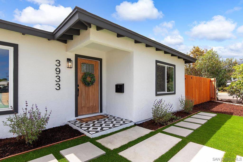 San Diego, CA 92117,3933 Willamette