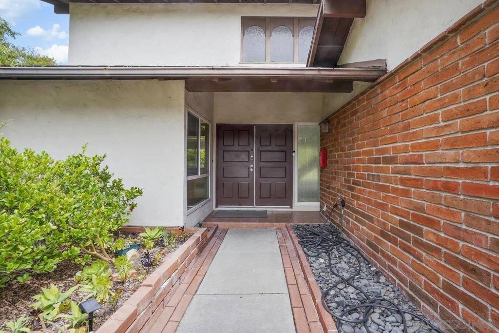 San Diego, CA 92119,8766 Blue Lake Dr