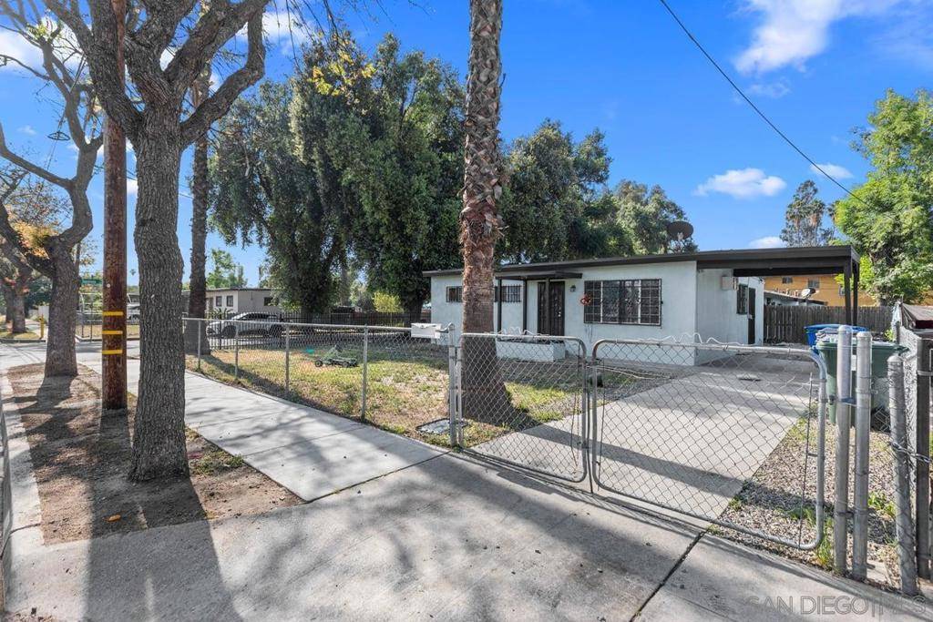 San Bernardino, CA 92404,179 E 16th St.