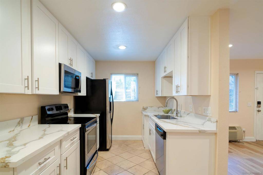 Spring Valley, CA 91977,9860 Dale Ave #C2