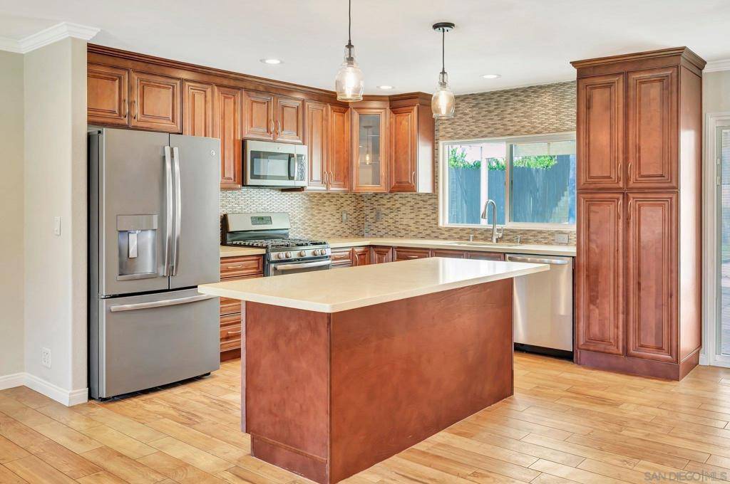 Poway, CA 92064,13401 Whitewater Dr