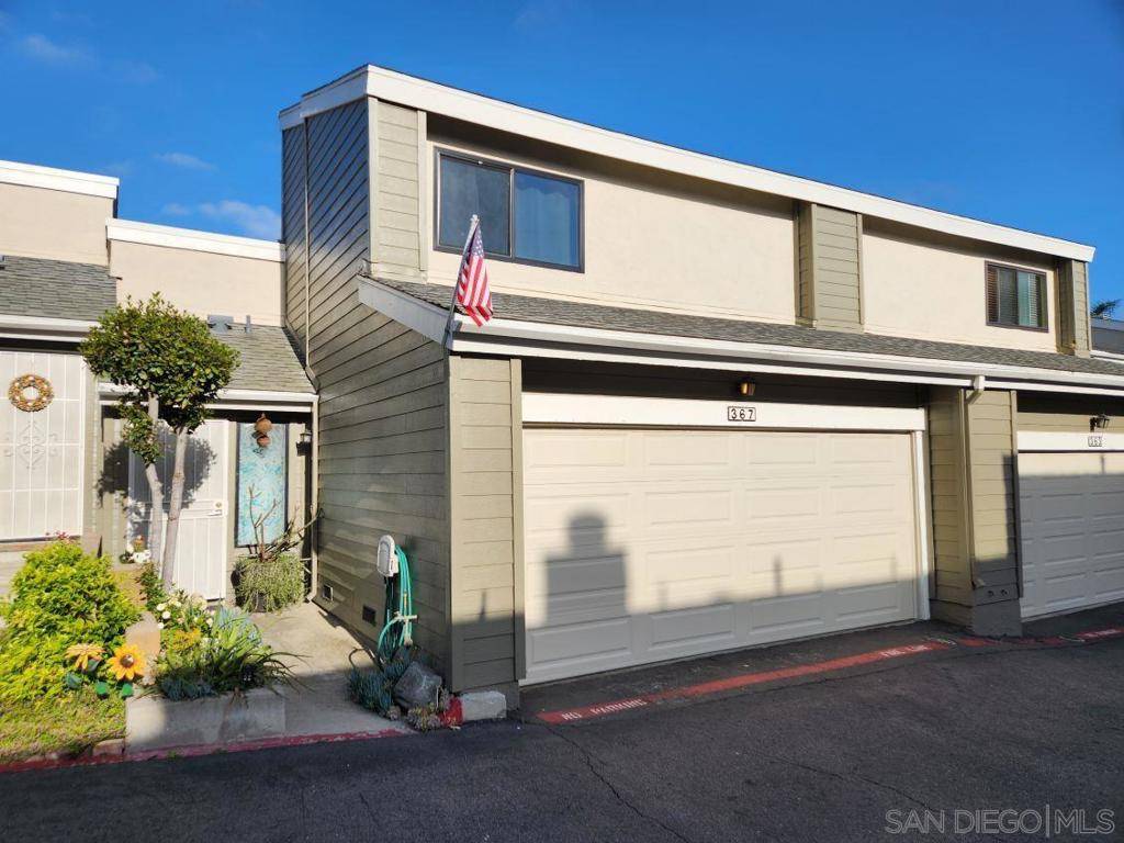 Vista, CA 92083,367 Flower Ln