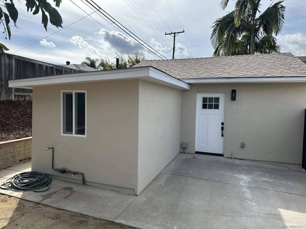 San Diego, CA 92120,6877 Glenroy St