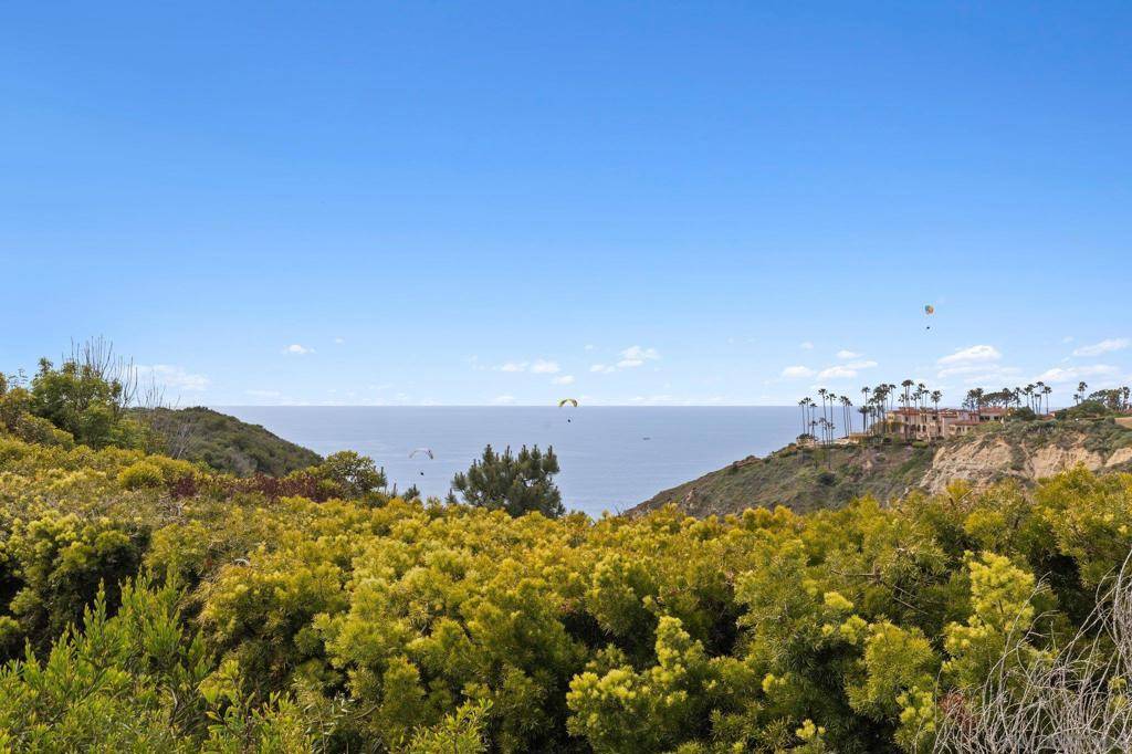La Jolla, CA 92037,9450 La Jolla Farms Road