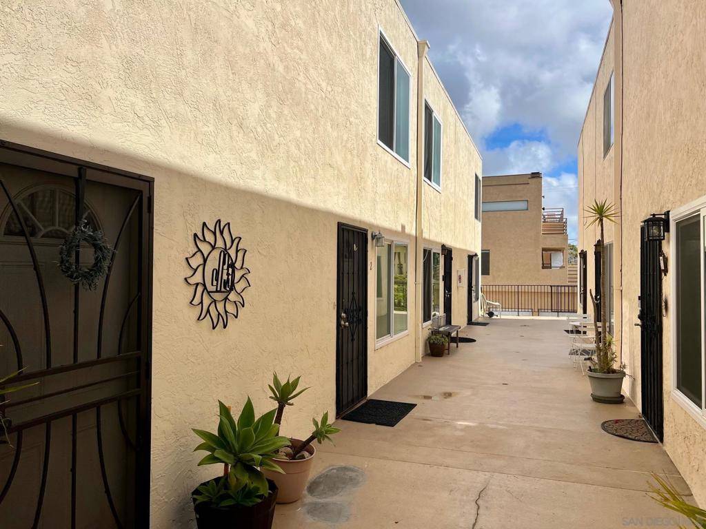 San Diego, CA 92110,5725 LINDA VISTA RD #2