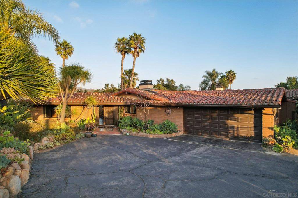Poway, CA 92064,13735 Acorn Patch Road