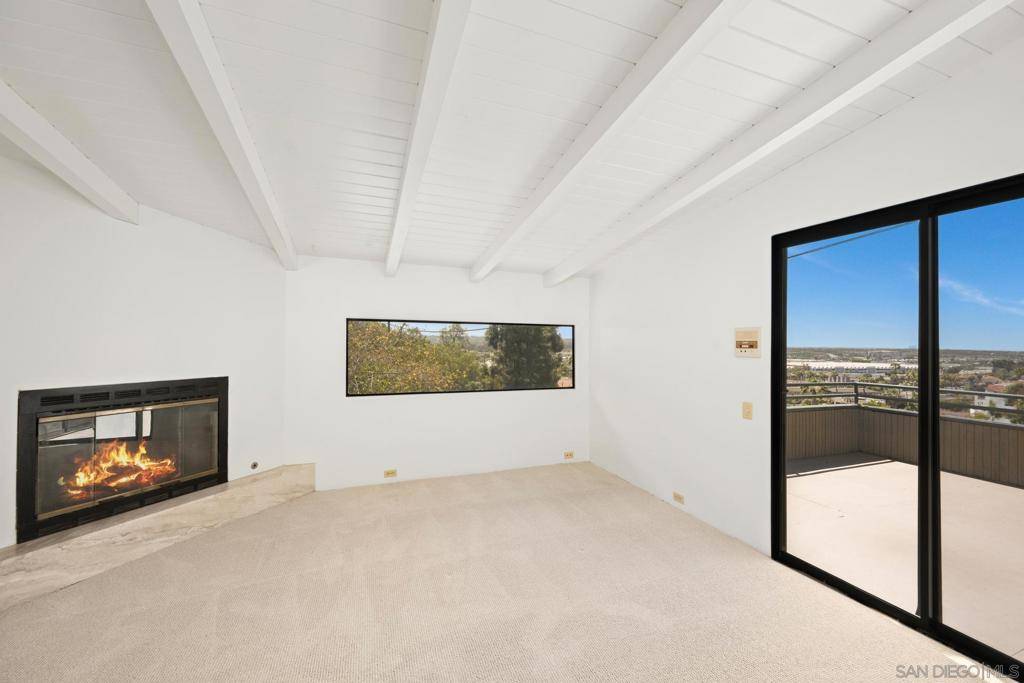 2195 Hayden Way San Diego, CA 92110