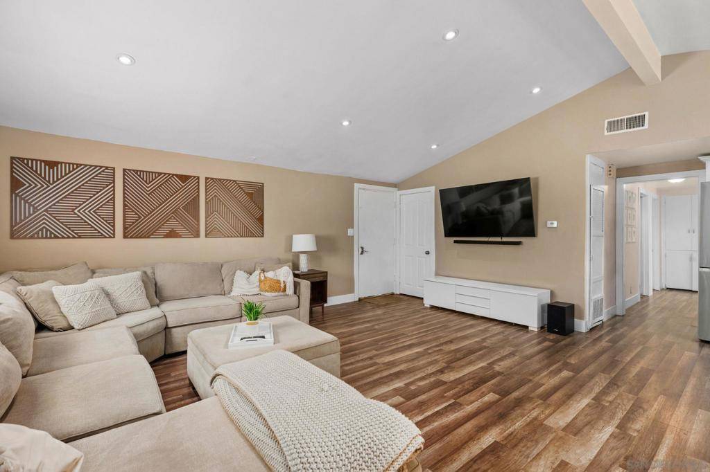 Escondido, CA 92025,626 N Fig St
