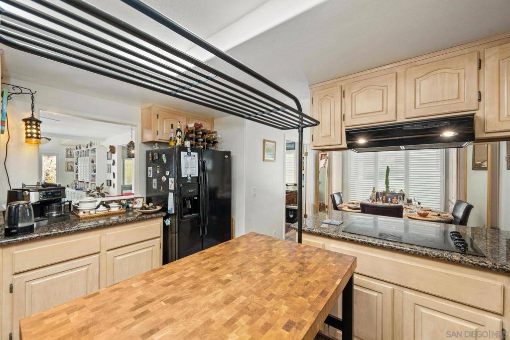 La Jolla, CA 92037,7560 Eads Ave #11