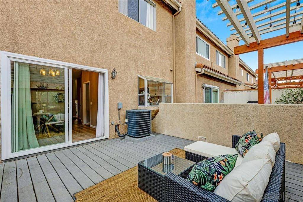 Carlsbad, CA 92009,7757 Caminito Monarca #109