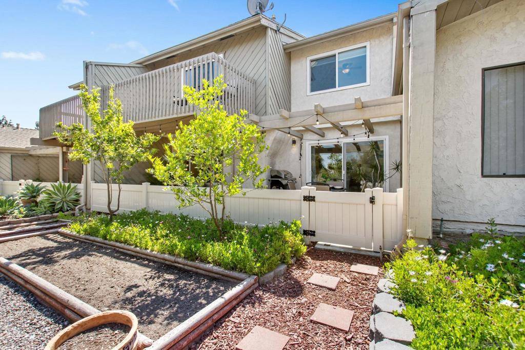 La Mesa, CA 91942,5637 Lake Murray Blvd #C