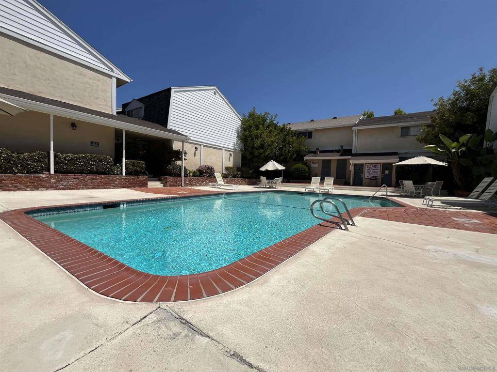 La Mesa, CA 91942,4800 Williamsburg Lane #216