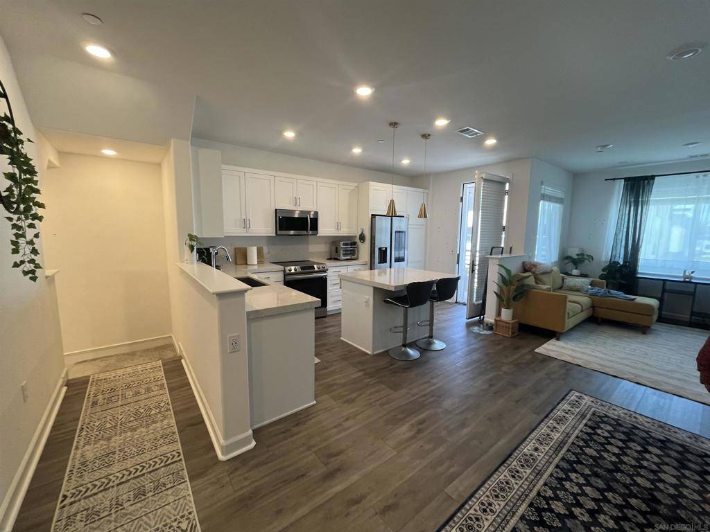 Chula Vista, CA 91911,804 Makani St #2