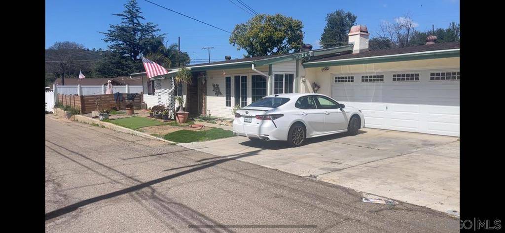 El Cajon, CA 92019,12378 Wade Way