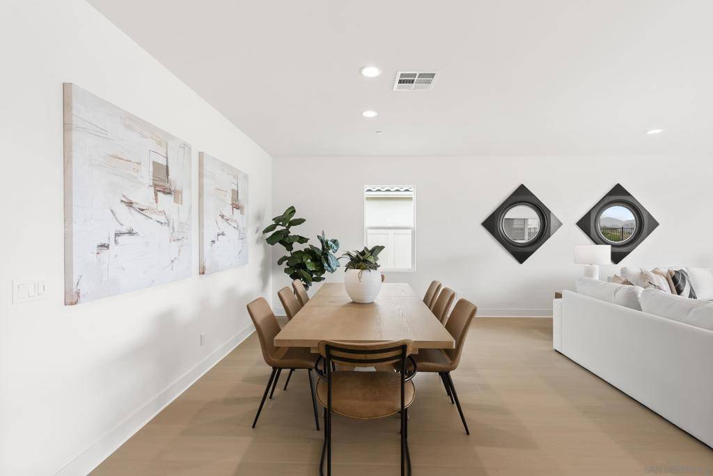 1242 Topanga Dr San Marcos, CA 92069