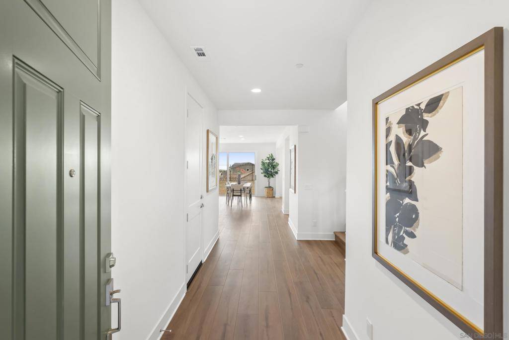 San Marcos, CA 92069,948 Visalia Pl