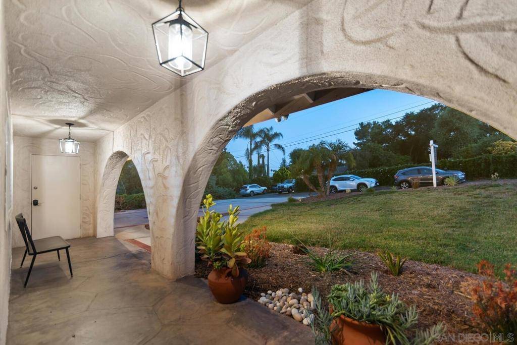 Escondido, CA 92025,1654 Palomino Ln