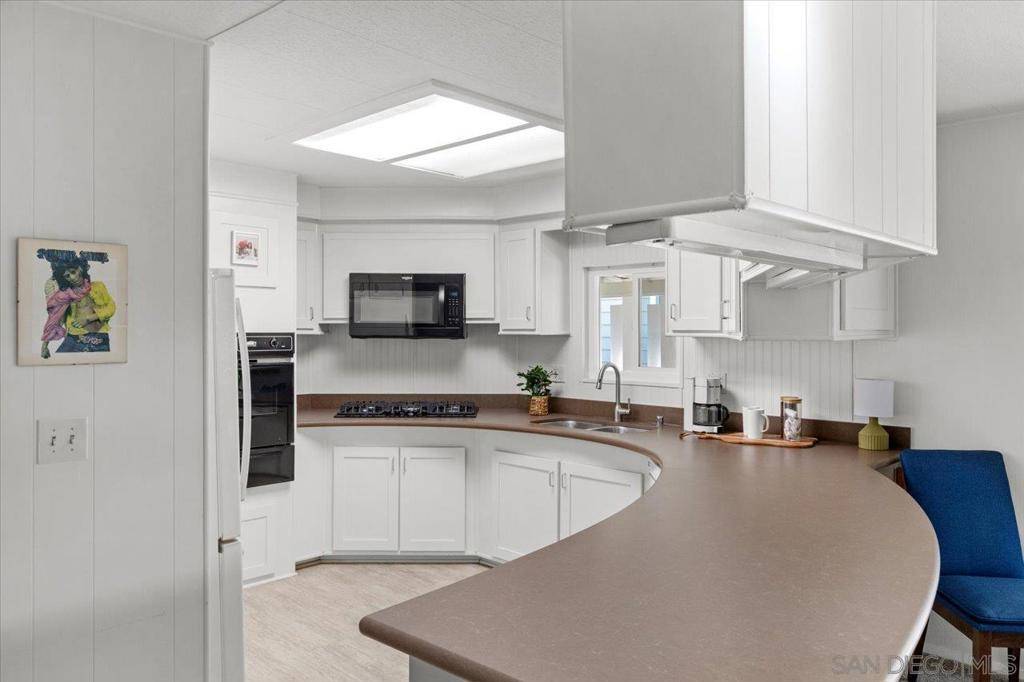 7318 San Luis Street Carlsbad, CA 92011