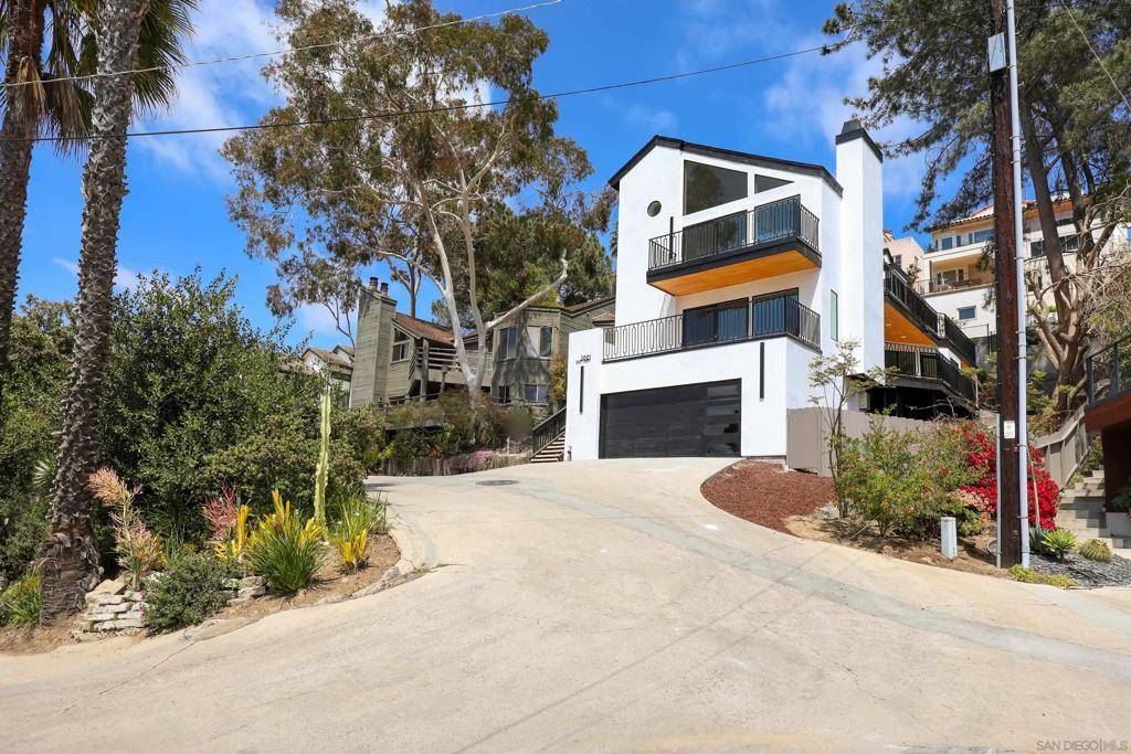 Mission Hills (san Diego), CA 92103,2861 Brant st.