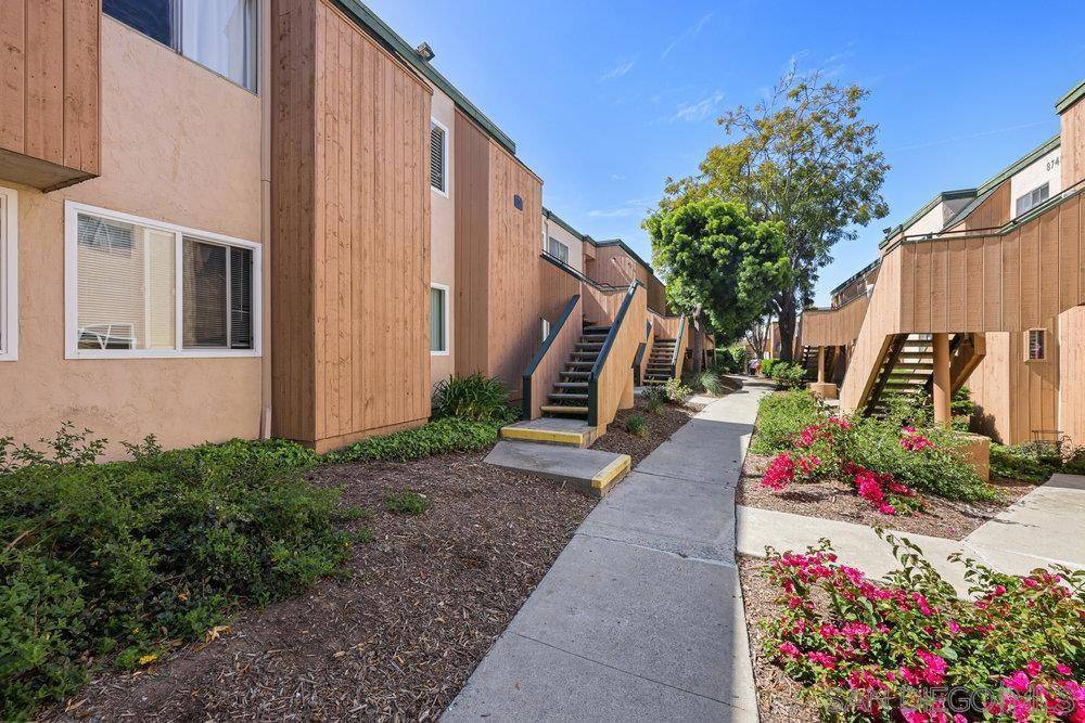 San Diego, CA 92119,8741 Lake Murray Blvd, UNIT 8