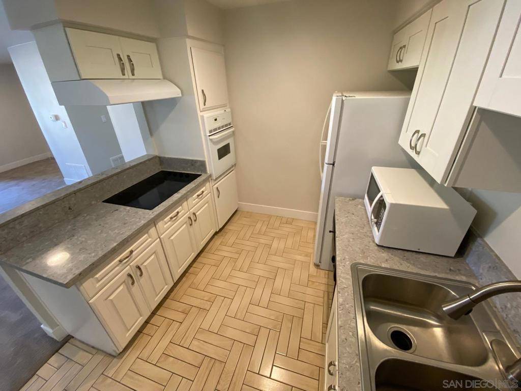 Bonita, CA 91902,4201 Bonita Rd #250