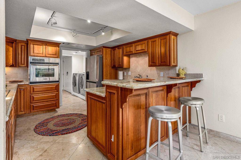 La Jolla, CA 92037,2420 Torrey Pines Rd #A104