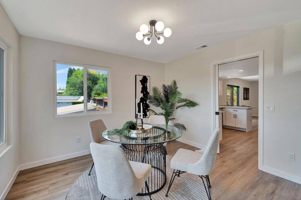 Escondido, CA 92025,2127 Rancho Verde Dr