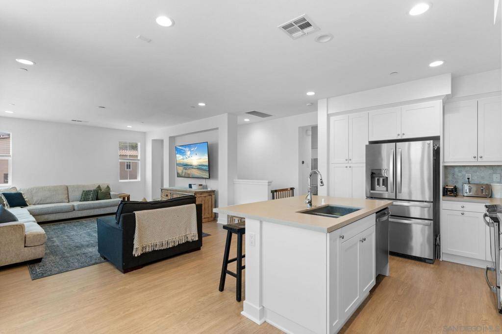 Santee, CA 92071,8702 Barbados Lane