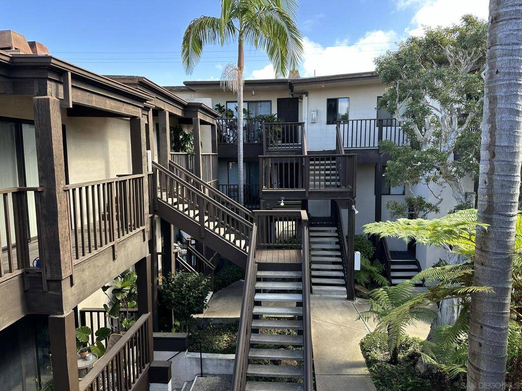 La Jolla, CA 92037,7601 Eads Ave