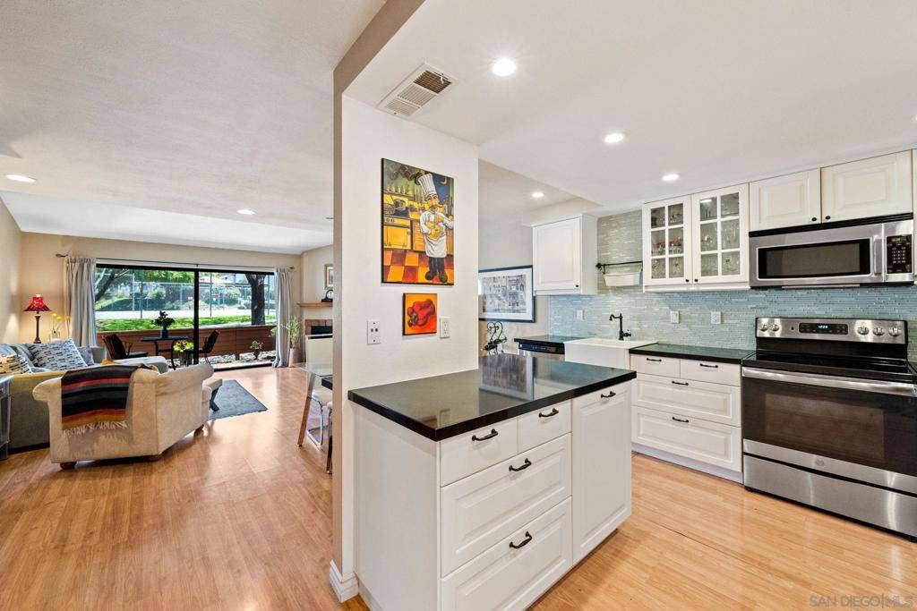 La Mesa, CA 91942,7715 Saranac Pl #8