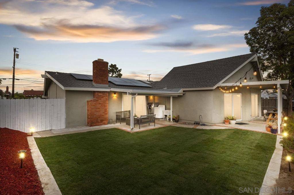 San Diego, CA 92117,5738 Lodi St