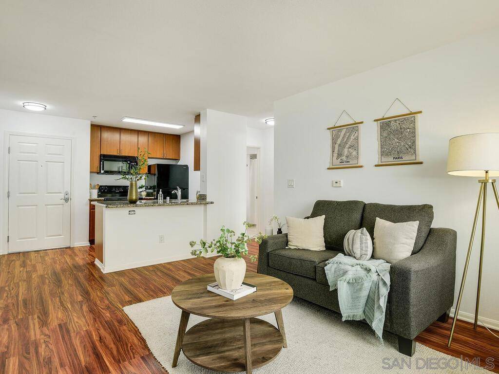 San Diego, CA 92101,1435 India St #215
