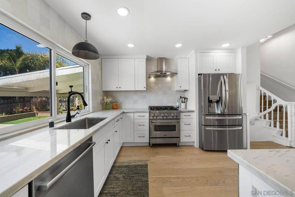 Encinitas, CA 92024,498 Avenida De Las Rosas