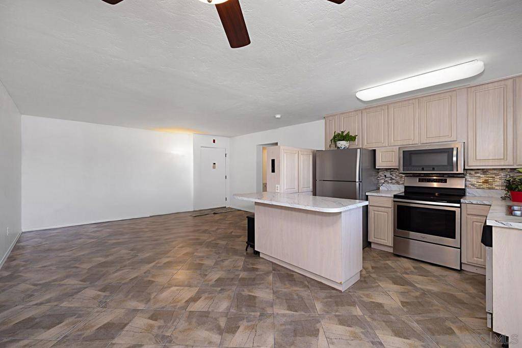 San Diego, CA 92119,7855 Cowles Mtn Ct #A26