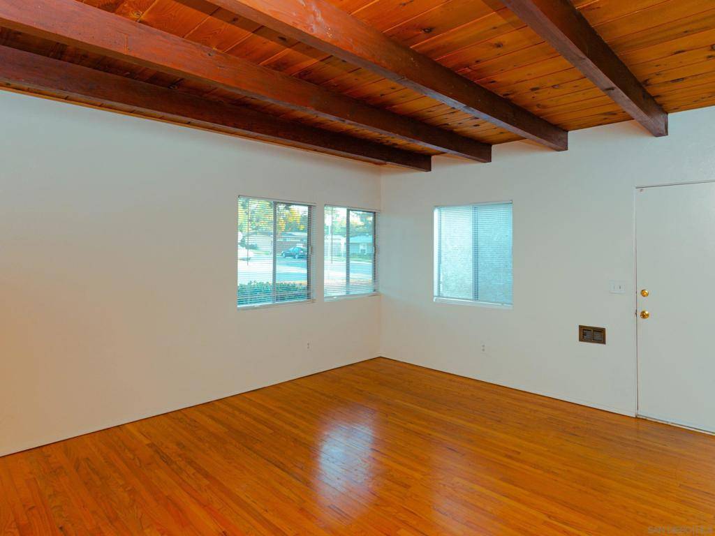 San Diego, CA 92109,2275 Emerald St