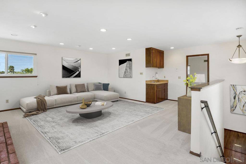 San Diego, CA 92123,2649 Elyssee St