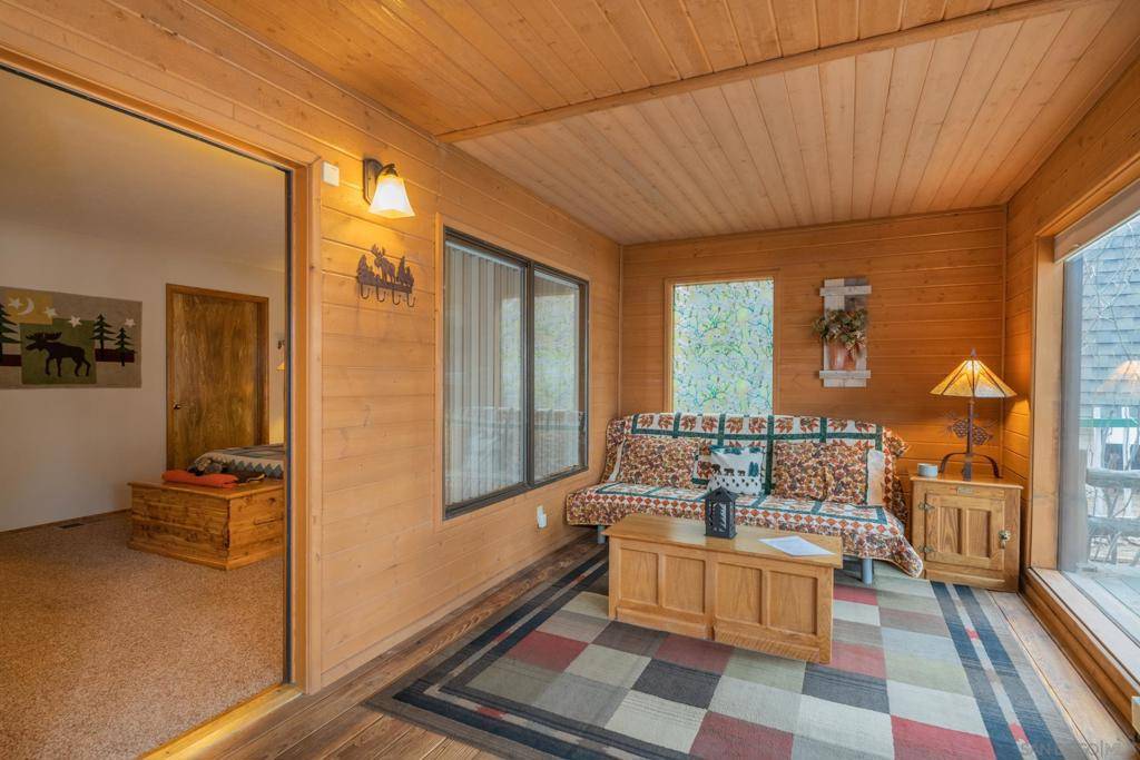 Big Bear, CA 92315,39470 Lake Dr