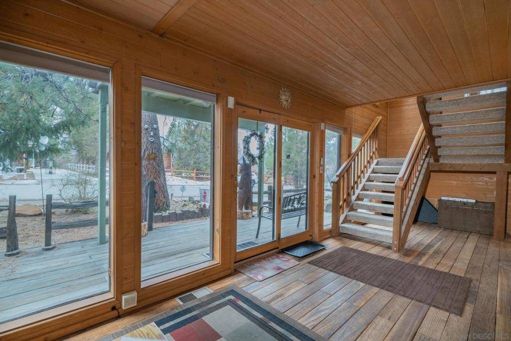 Big Bear, CA 92315,39470 Lake Dr