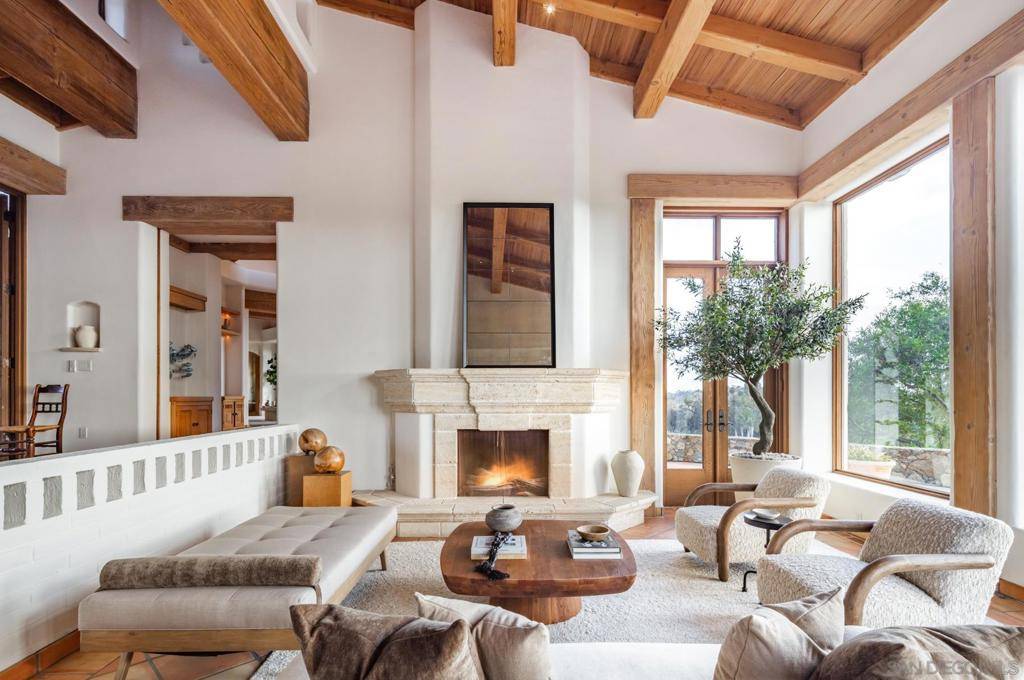 Rancho Santa Fe, CA 92067,6884 El Camino Del Norte