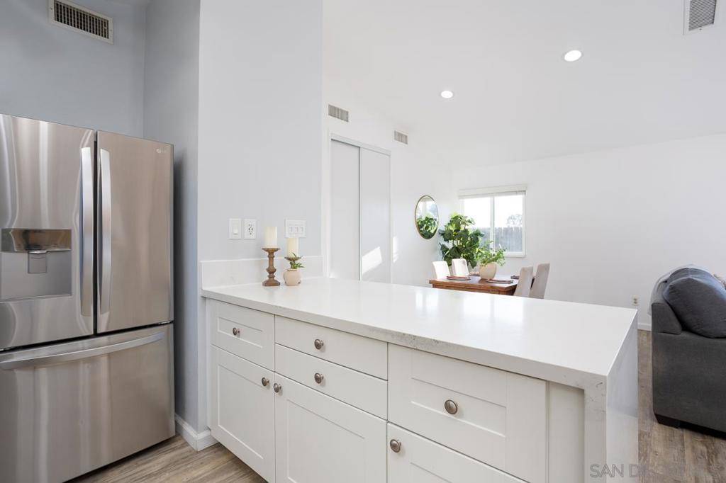 Santee, CA 92071,9956 Cleary St