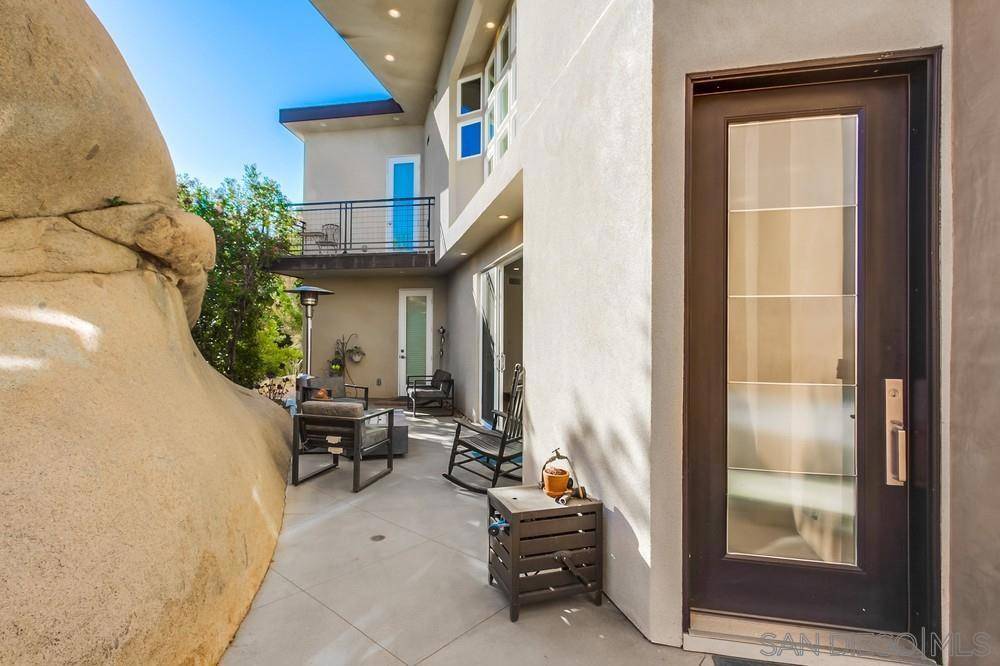 Escondido, CA 92026,28548 Meadow Glen Way W