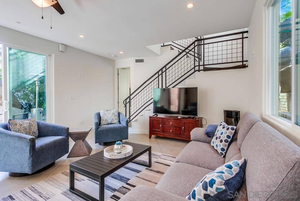 Escondido, CA 92026,28548 Meadow Glen Way W