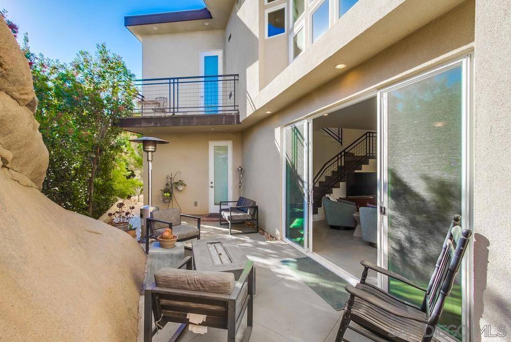 Escondido, CA 92026,28548 Meadow Glen Way W
