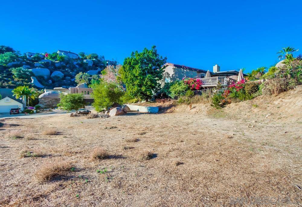 Escondido, CA 92026,28543 Meadow Glen Way